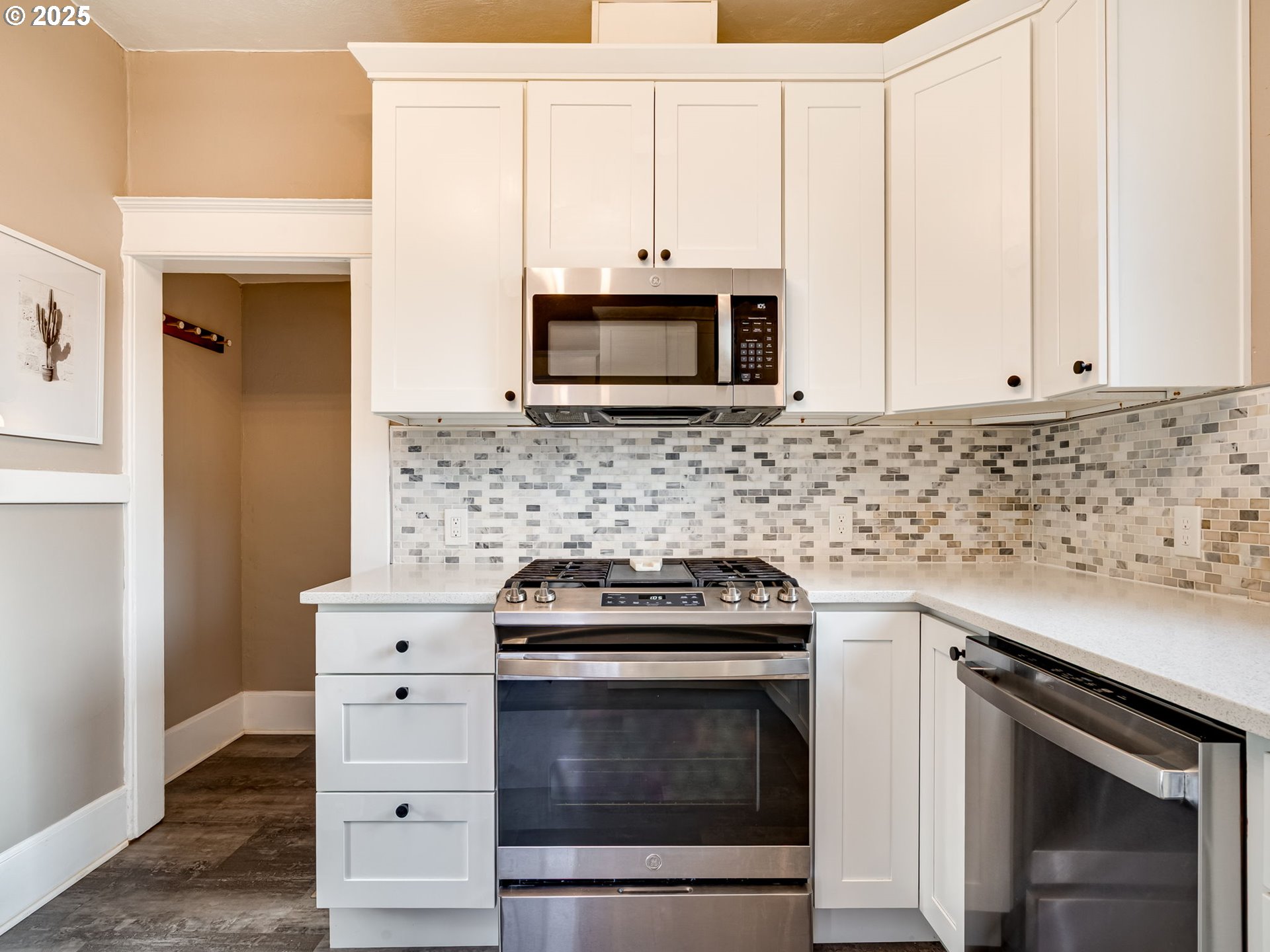 4527 Southeast 74th Avenue Portland, OR 97206 - Photo 14 of 42 Kitchen