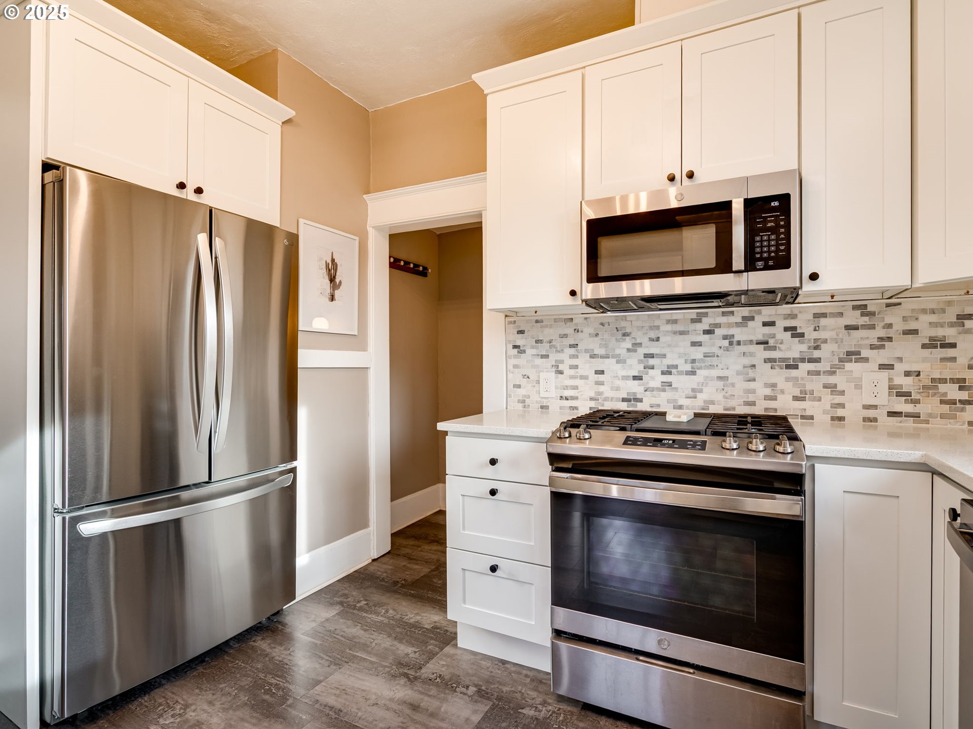 4527 Southeast 74th Avenue Portland, OR 97206 - Photo 16 of 42 Kitchen