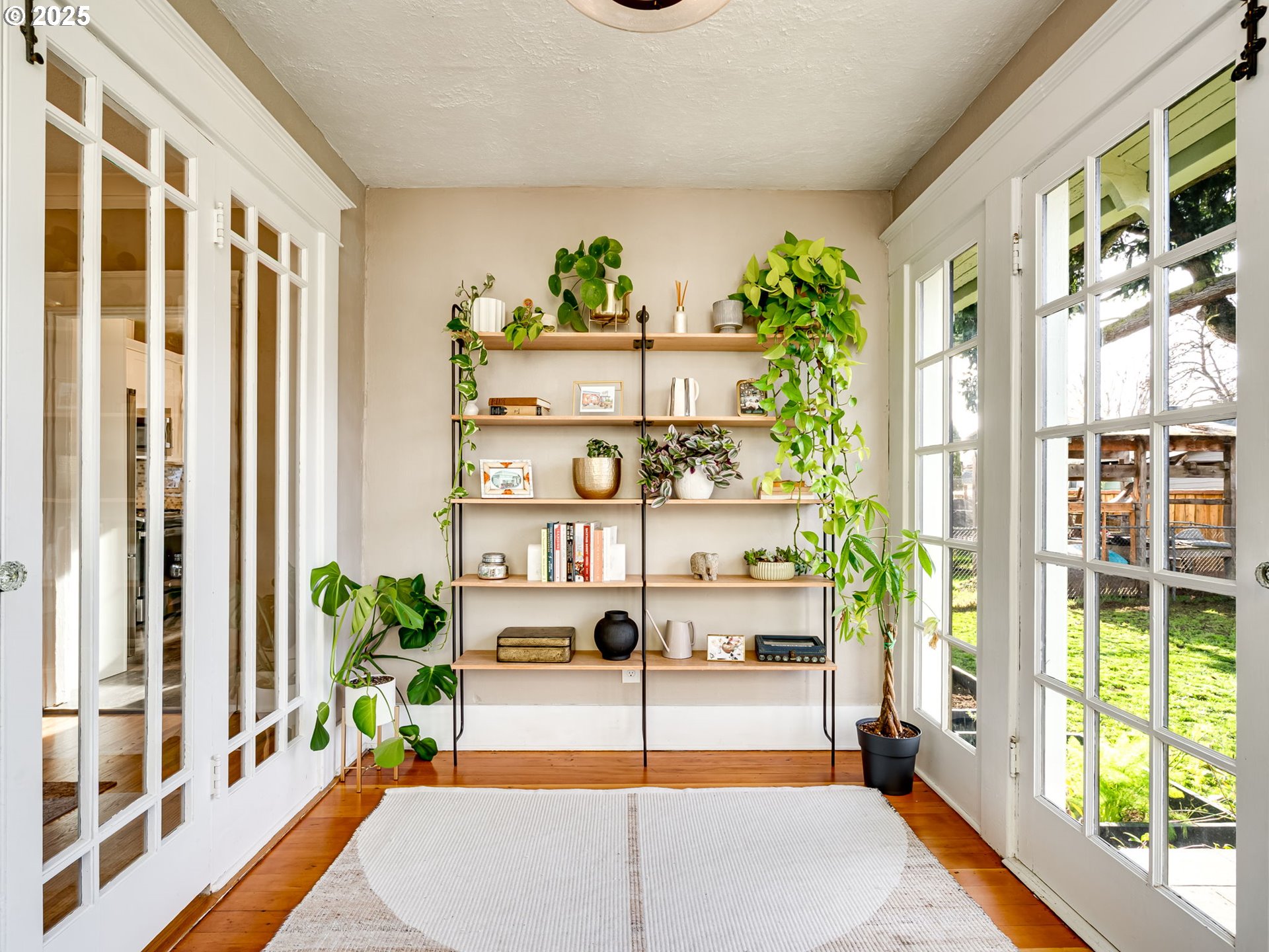 4527 Southeast 74th Avenue Portland, OR 97206 - Photo 10 of 42 Sun Room