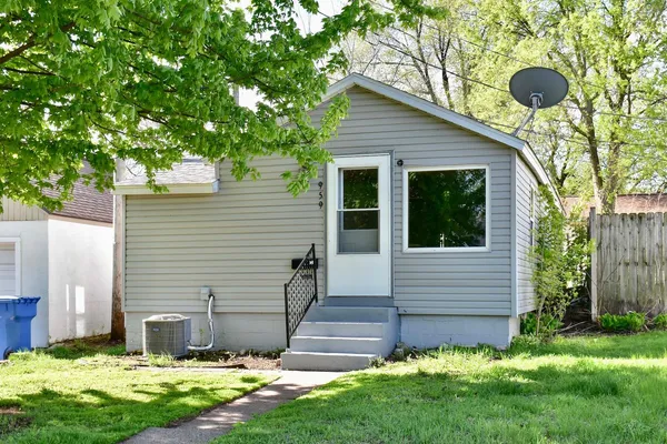 $125,000 | 959 West 2nd Street, Winona, MN 55987
