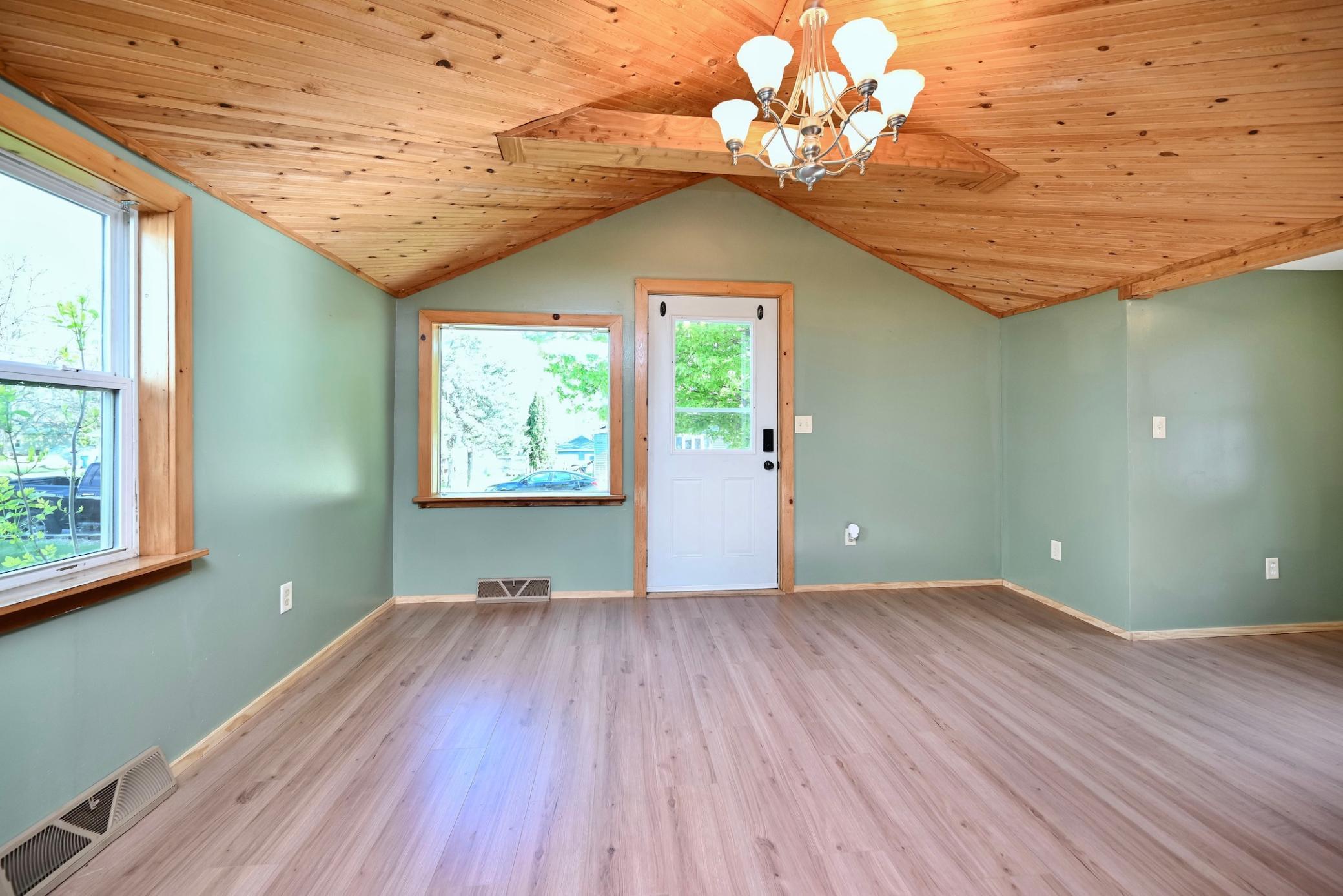 959 West 2nd Street Winona, MN 55987 - Photo 2 of 17