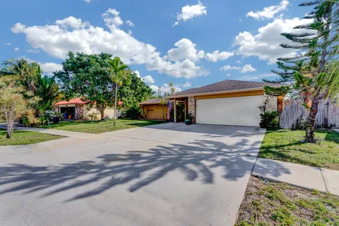 $590,000 | 1059 Wynndale Way, Lantana, FL 33462