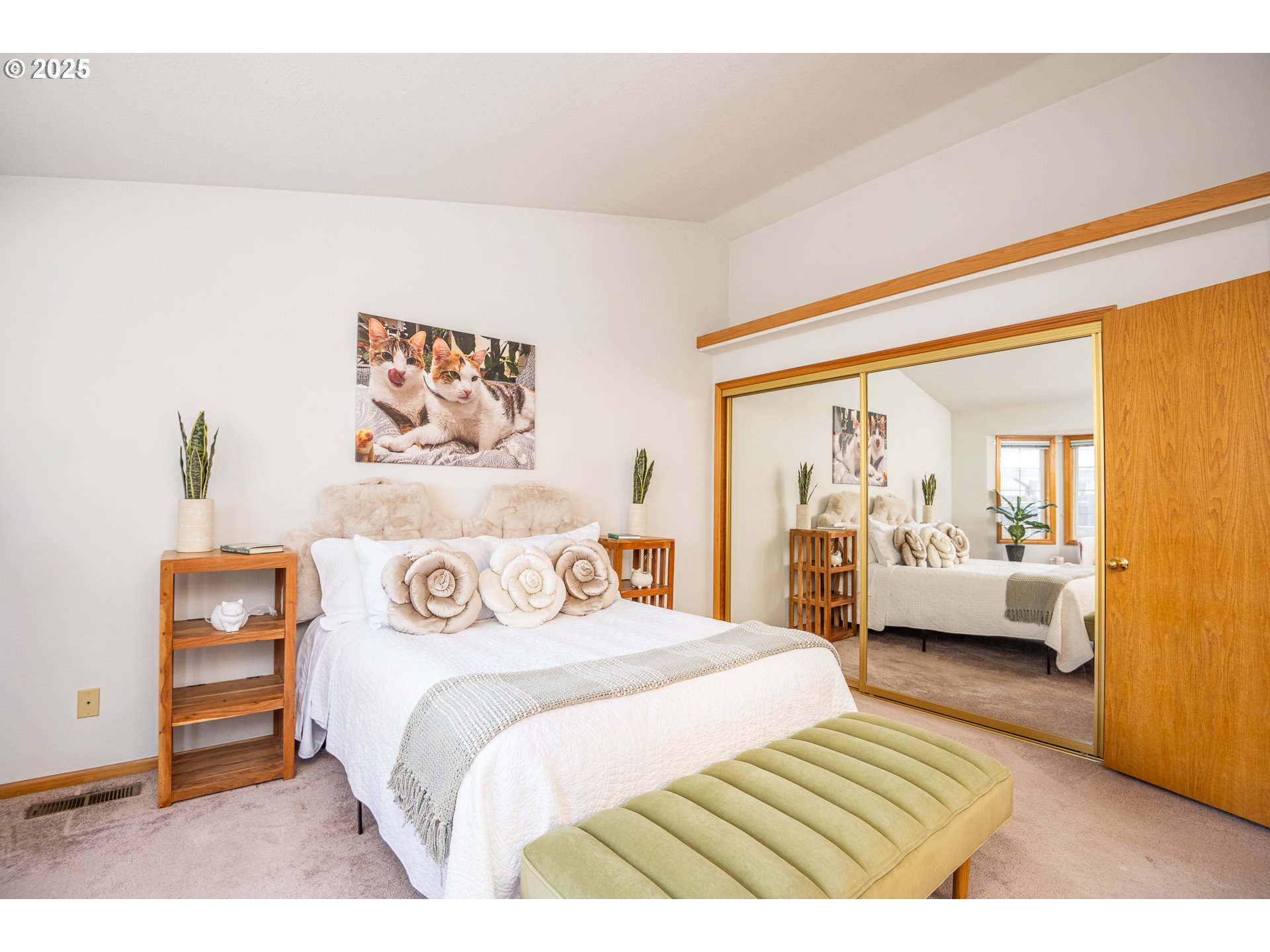 5669 D Street Springfield, OR 97478 - Photo 20 of 30 a bedroom with a bed and a couch