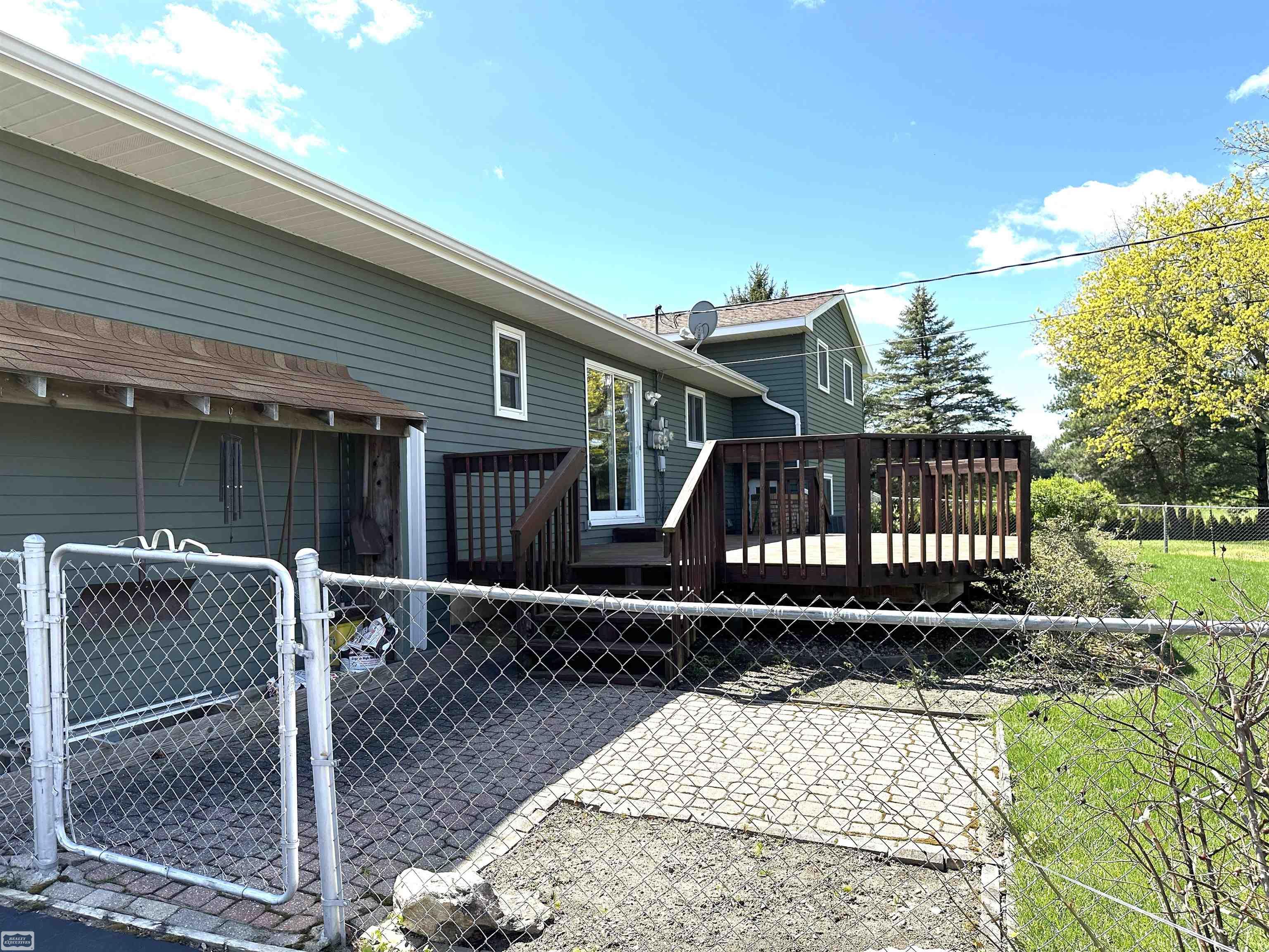 3070 South Boulevard Rochester, MI 48309 - Photo 4 of 22 50139560-88bce577-3109-4947-a43c-90a8c0043dd6.JPG