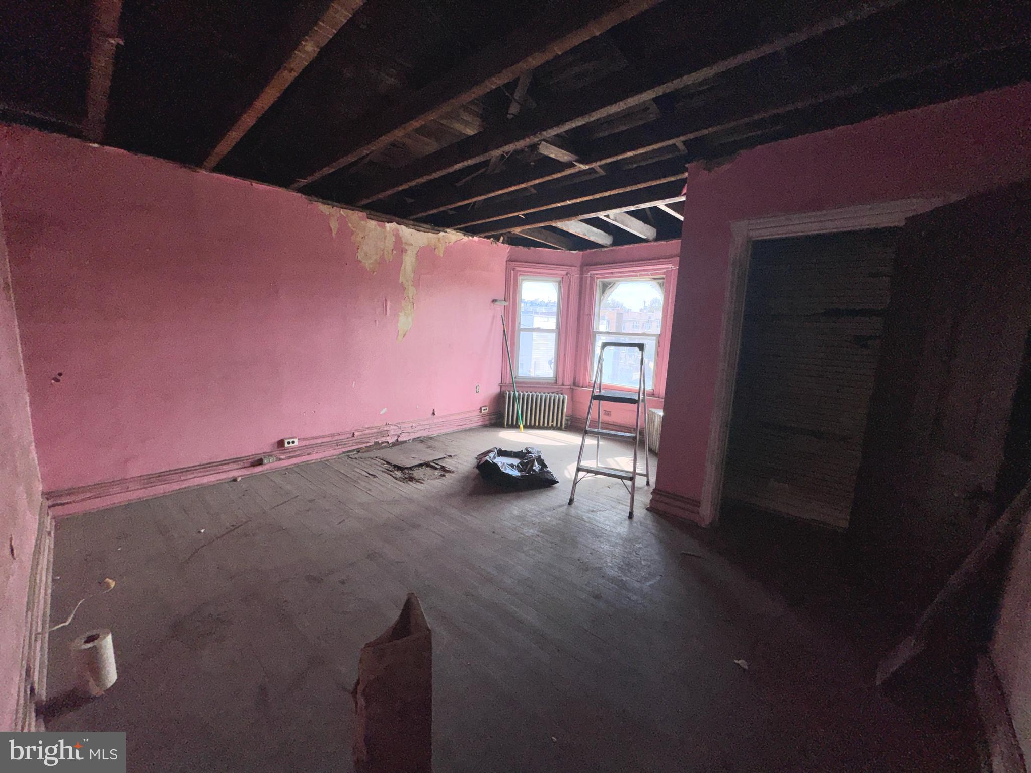 6701 Lansdowne Avenue Philadelphia, PA 19151 - Photo 17 of 18 3rd floor living room