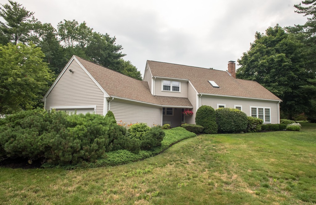 275 Old Farm Road Hanover, MA 02339 - Photo 3 of 27 Gallery Image 3