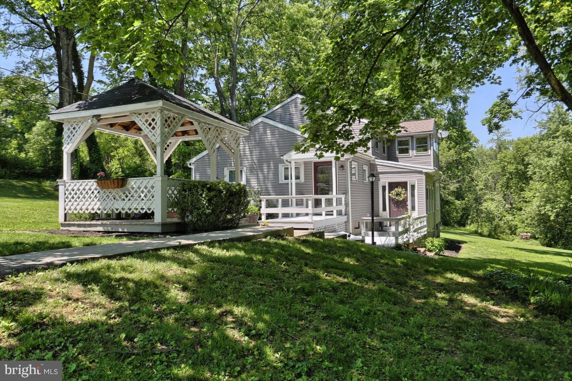 2921 Spring Valley Road Lancaster, PA 17601 - Photo 3 of 29 Gallery Image 3