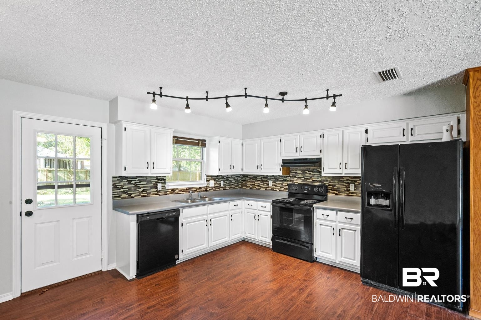 719 Orange Court Foley, AL 36535 - Photo 7 of 24 Kitchen
