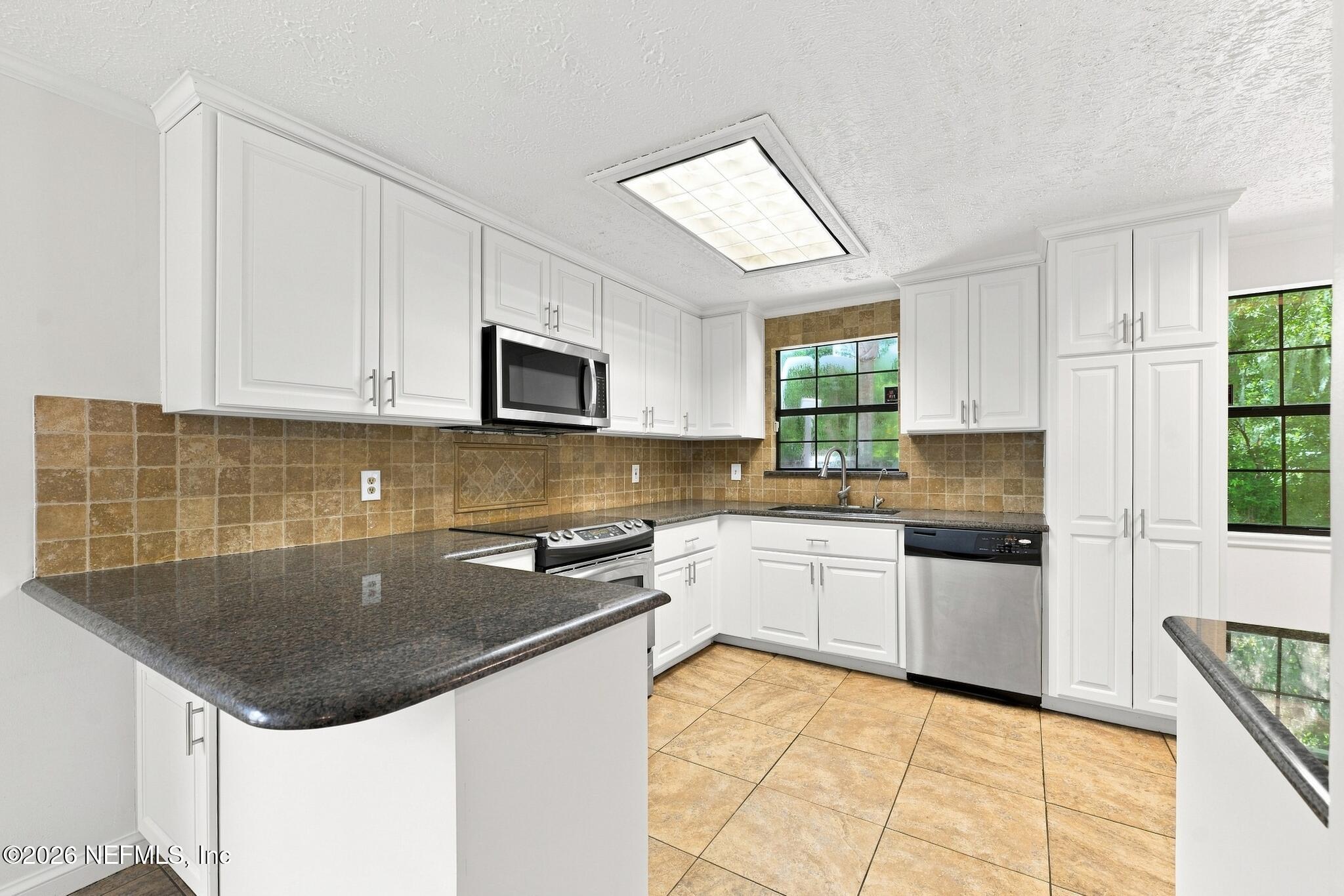 1504 Hammondwood Road North Jacksonville, FL 32221 - Photo 5 of 20 12_1504_Hammondwood_Rd_N-8645
