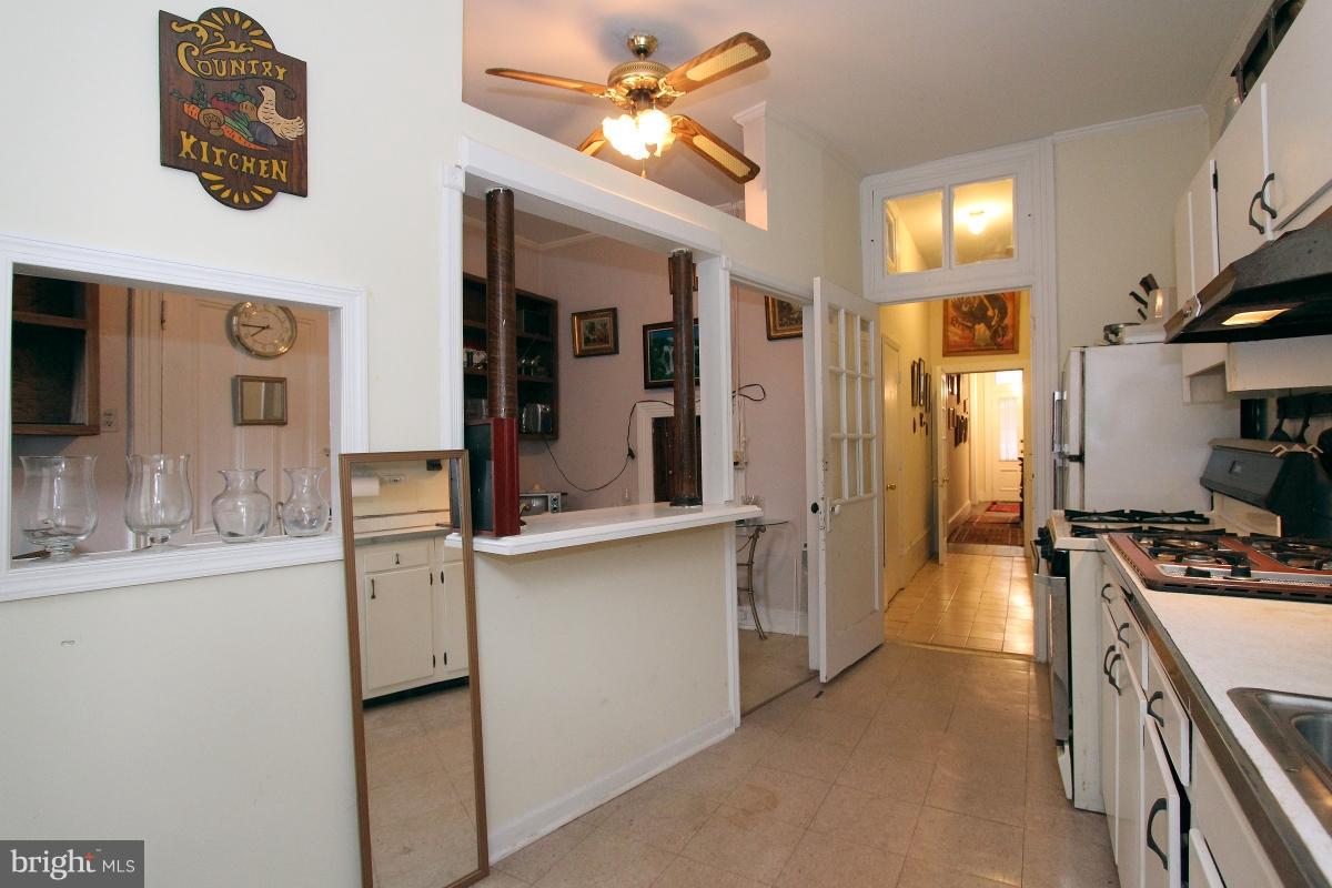915 R Street Northwest Washington, DC 20001 - Photo 14 of 30 Kitchen