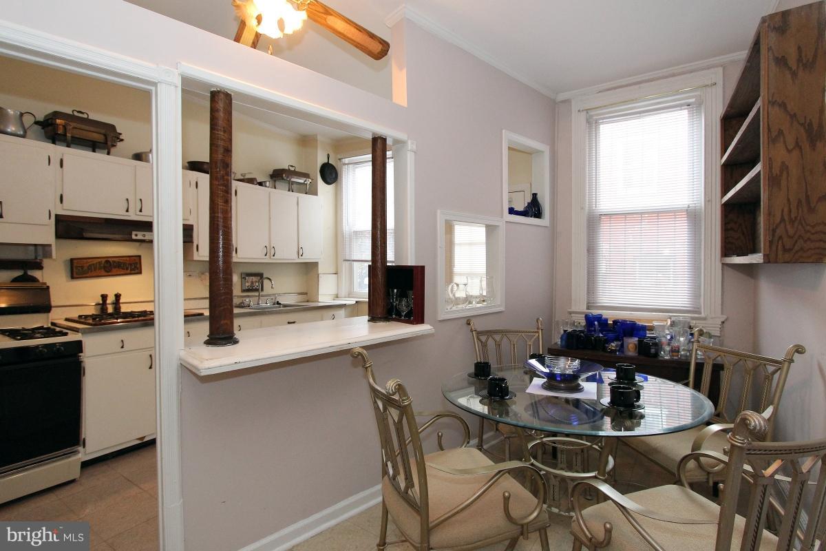 915 R Street Northwest Washington, DC 20001 - Photo 15 of 30 Kitchen