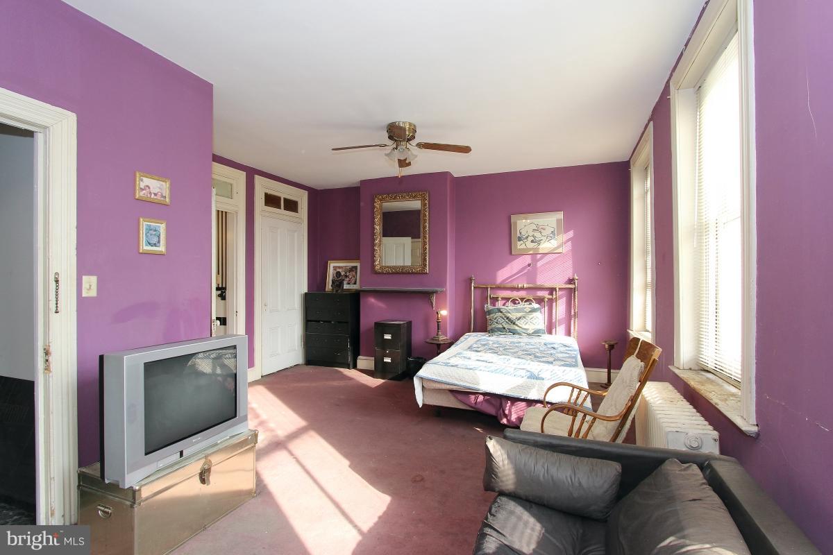 915 R Street Northwest Washington, DC 20001 - Photo 23 of 30 Bedroom (Master)