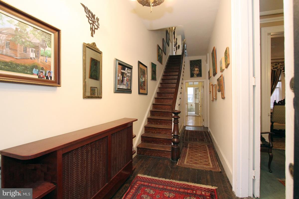 915 R Street Northwest Washington, DC 20001 - Photo 4 of 30 Interior (General)