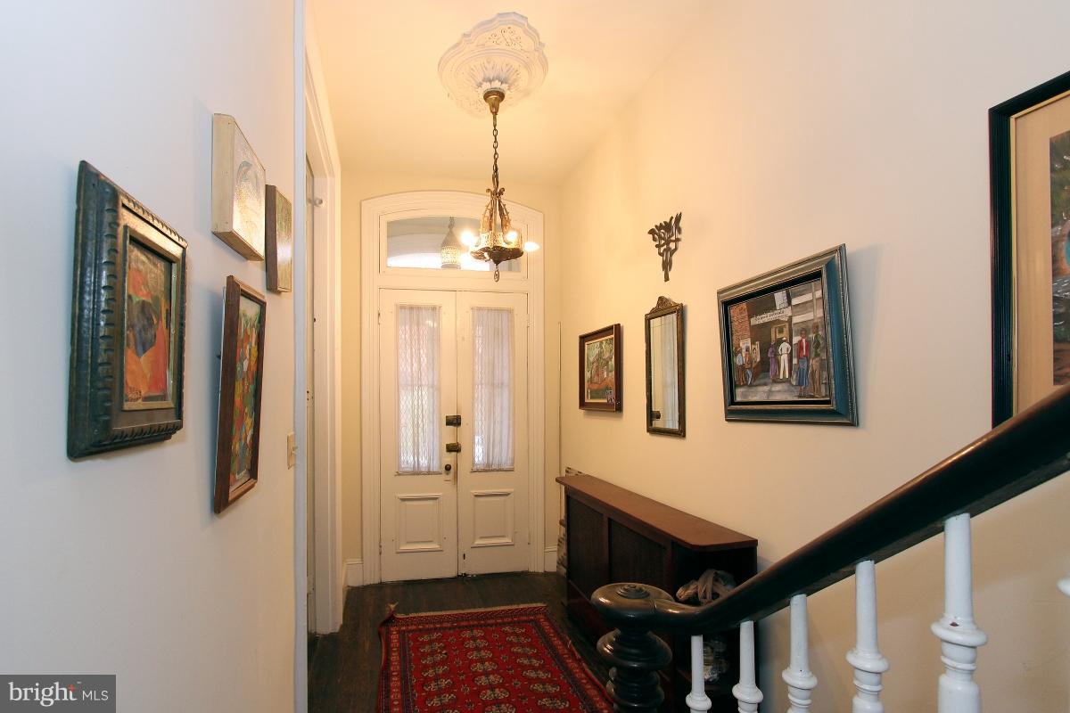 915 R Street Northwest Washington, DC 20001 - Photo 5 of 30 Interior (General)