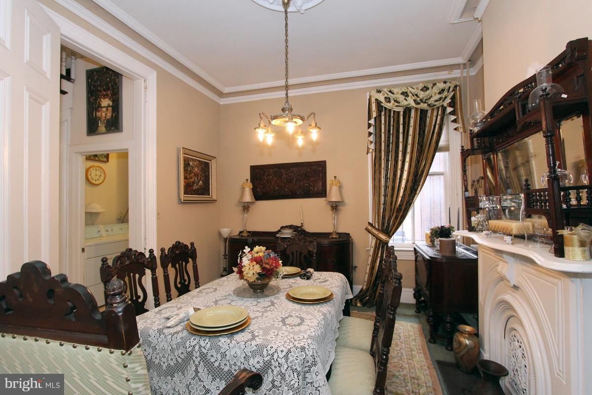 915 R Street Northwest Washington, DC 20001 - Photo 9 of 30 Dining Room