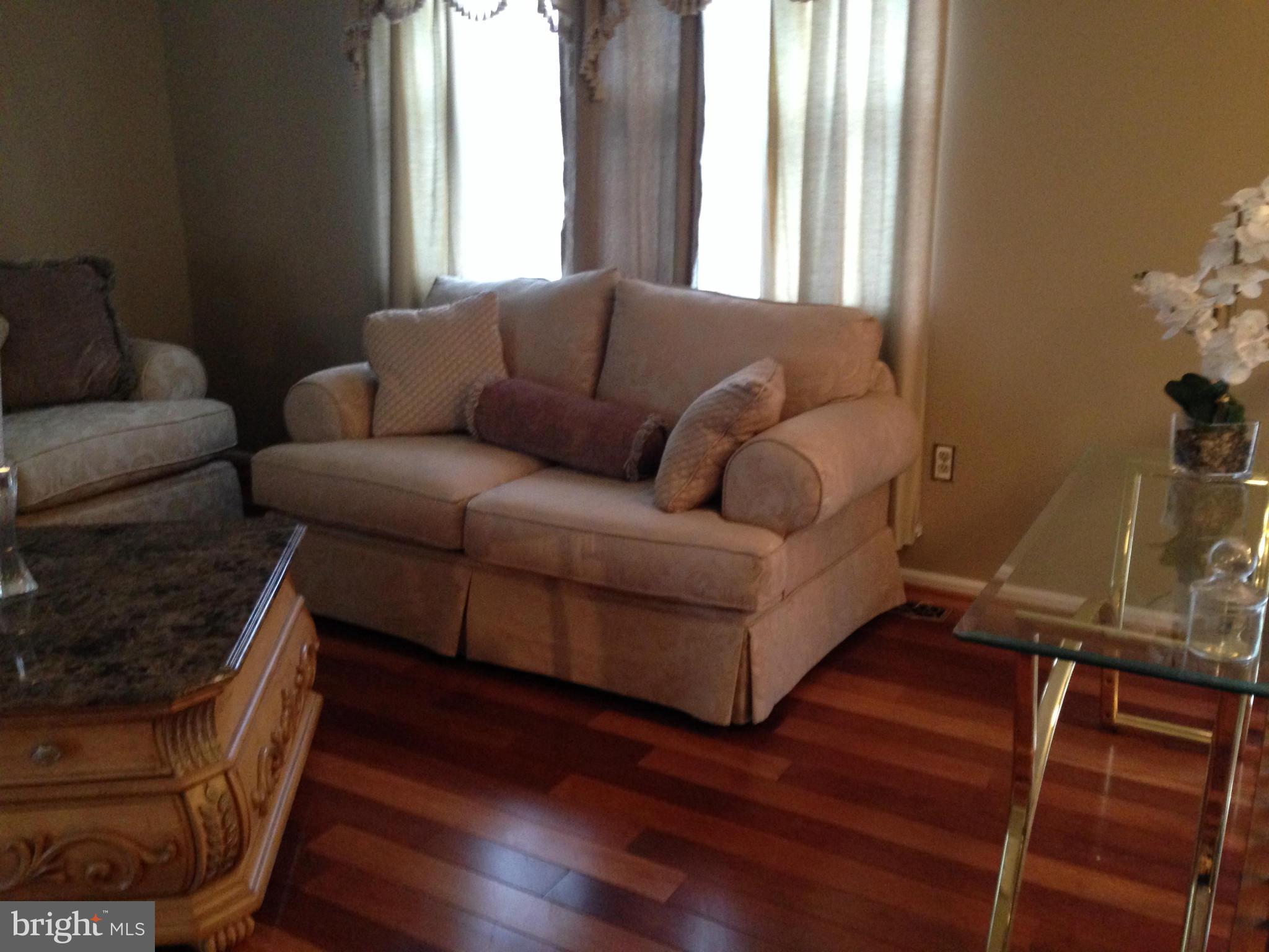 7704 Foxhall Road Clinton, MD 20735 - Photo 6 of 30 Living Room