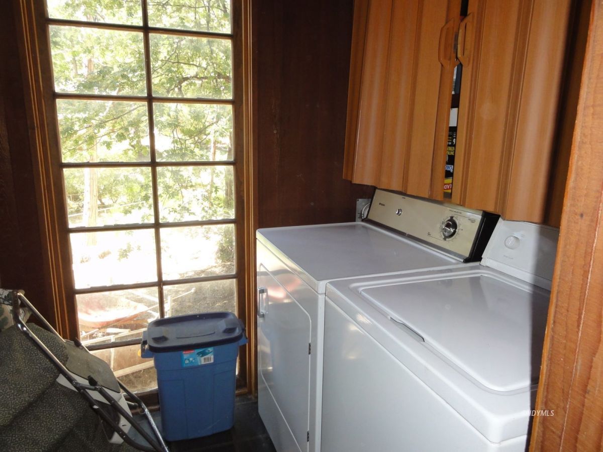 24945 Fern Valley Road Idyllwild, CA 92549 - Photo 9 of 28 a utility room with dryer and washer