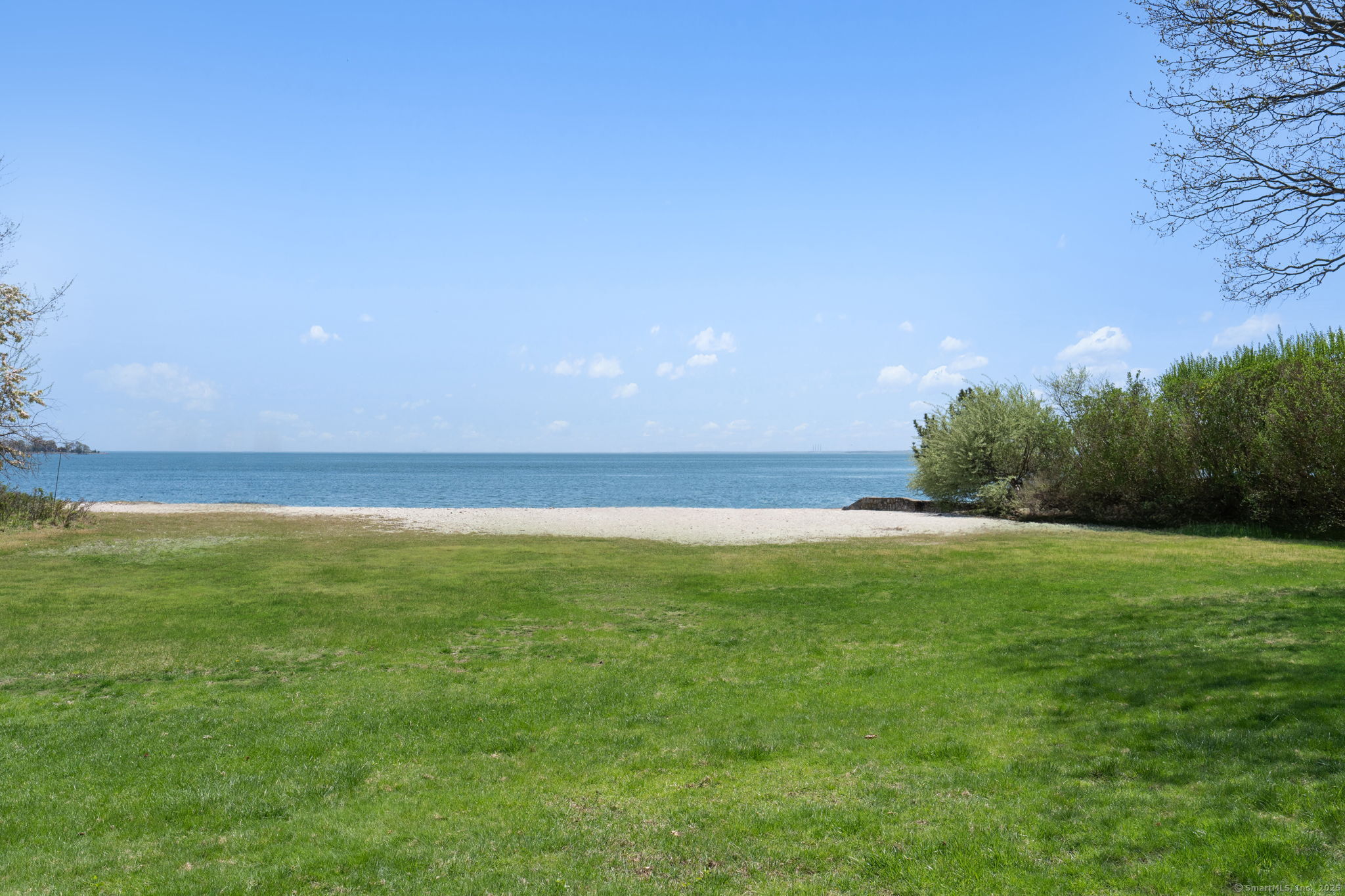 86 Wallacks Drive Stamford, CT 06902 - Photo 15 of 39