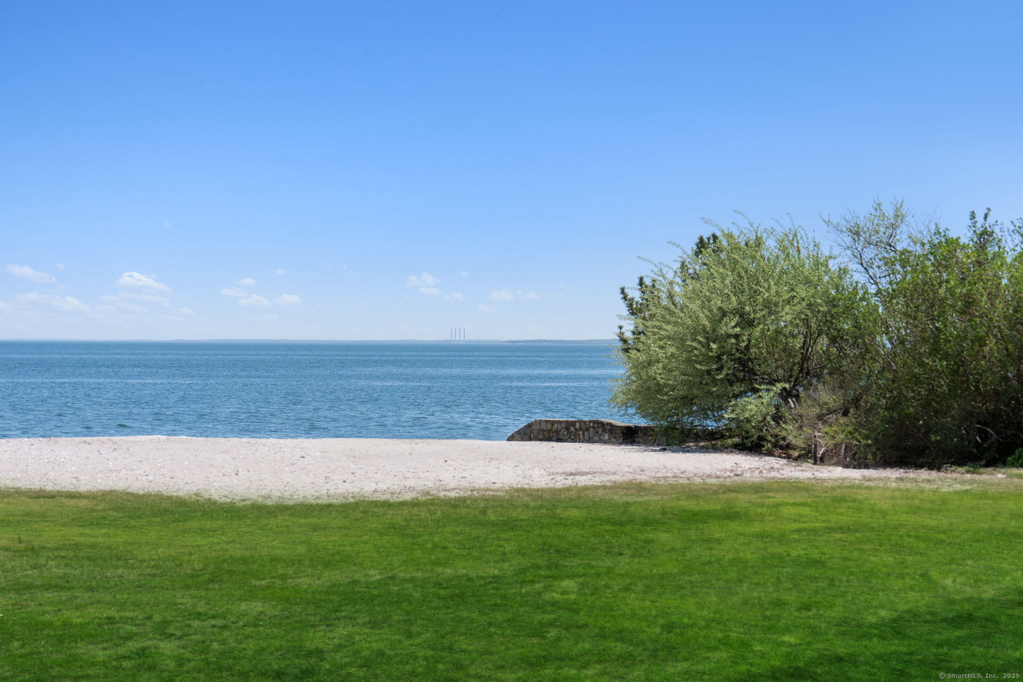 86 Wallacks Drive Stamford, CT 06902 - Photo 16 of 39