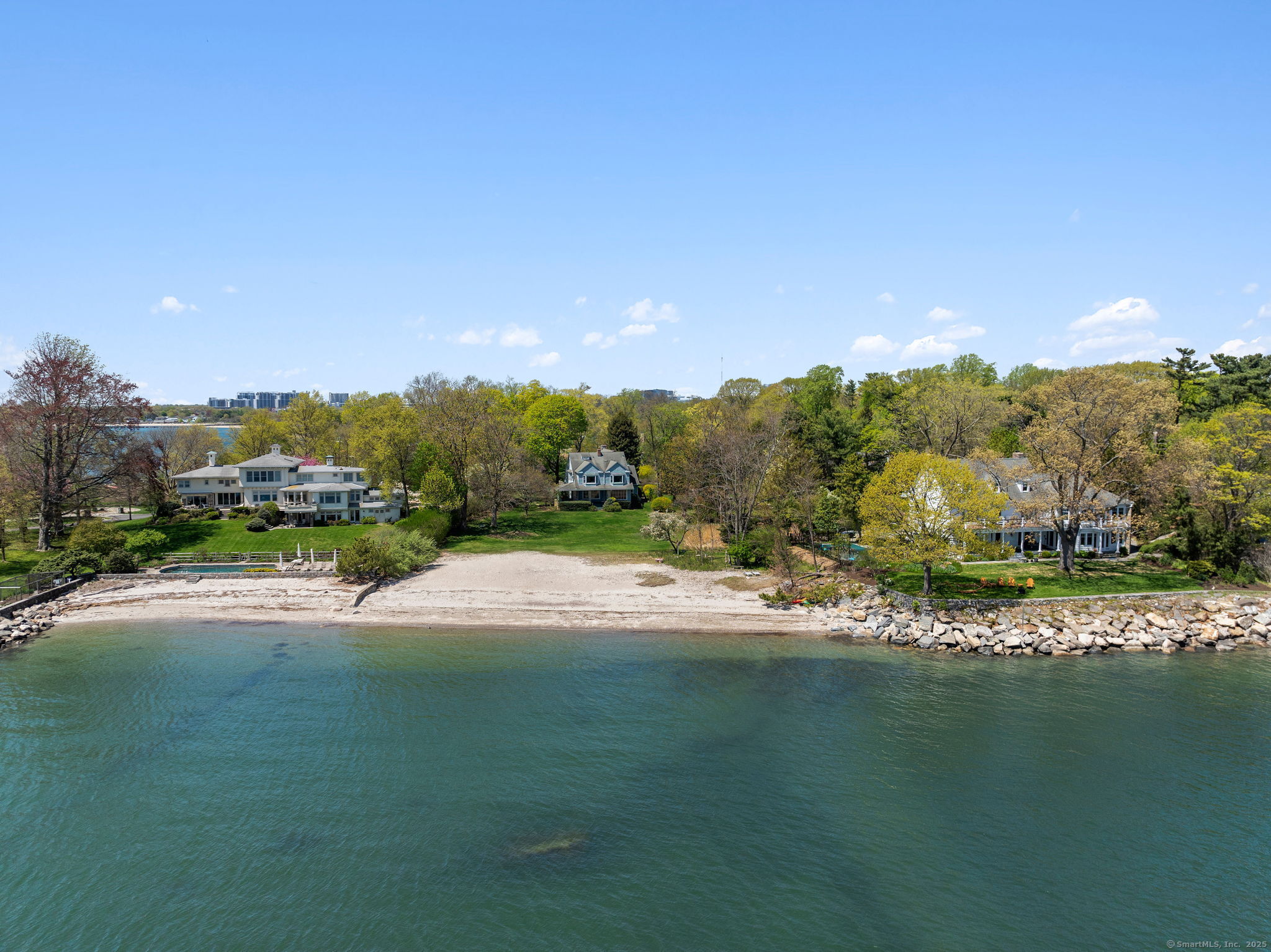 86 Wallacks Drive Stamford, CT 06902 - Photo 23 of 39