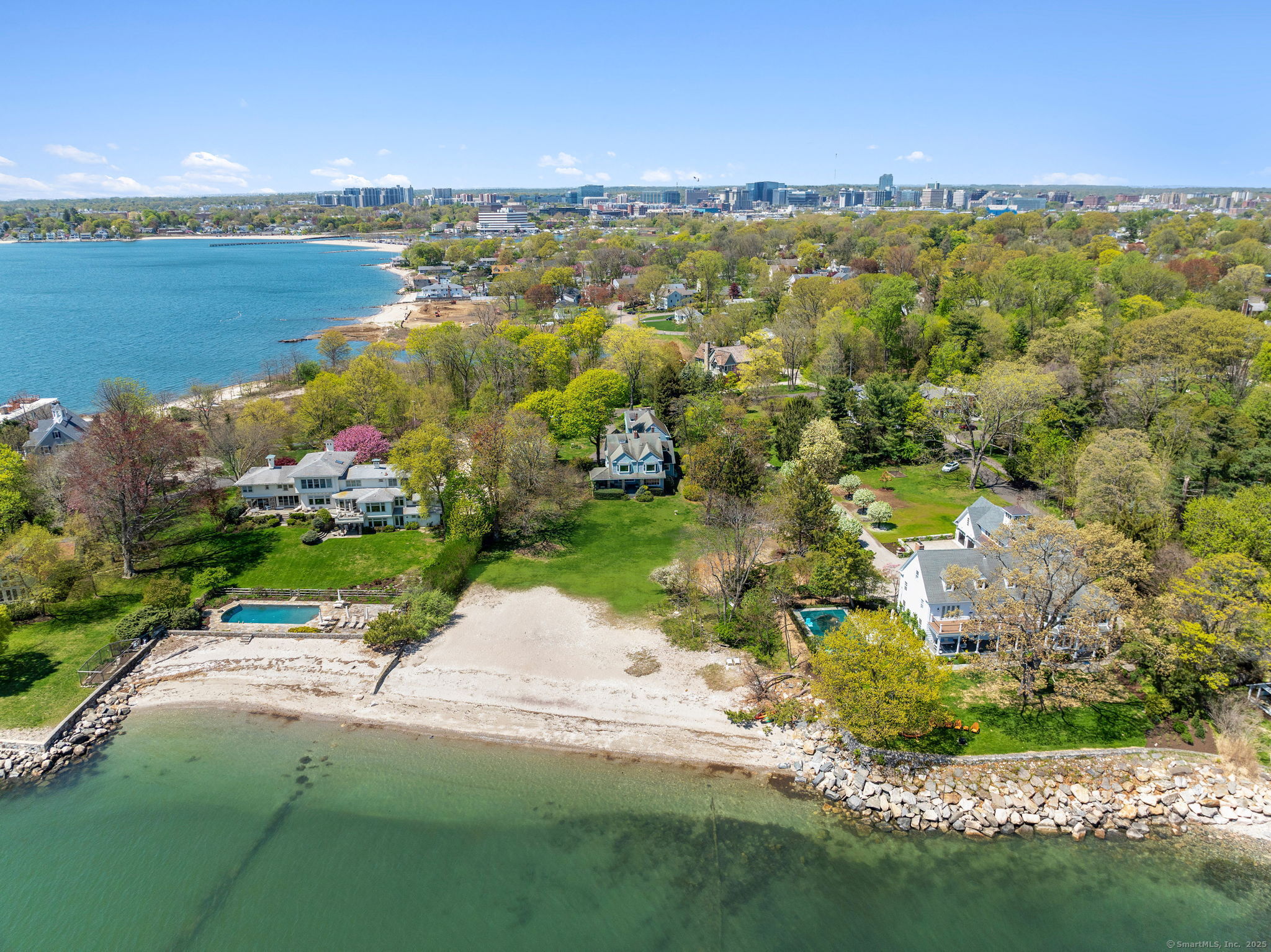 86 Wallacks Drive Stamford, CT 06902 - Photo 27 of 39