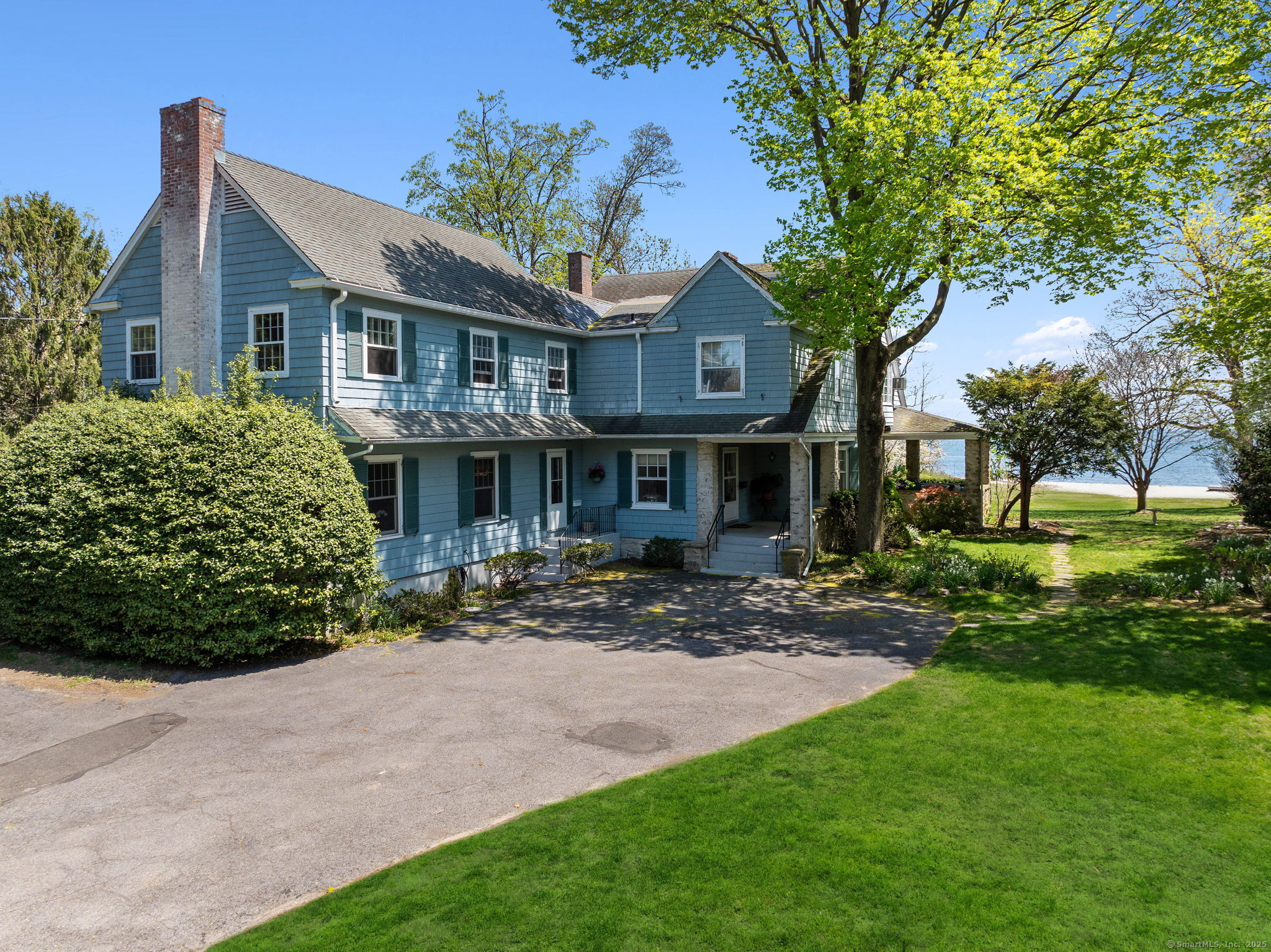 86 Wallacks Drive Stamford, CT 06902 - Photo 5 of 39 Main house