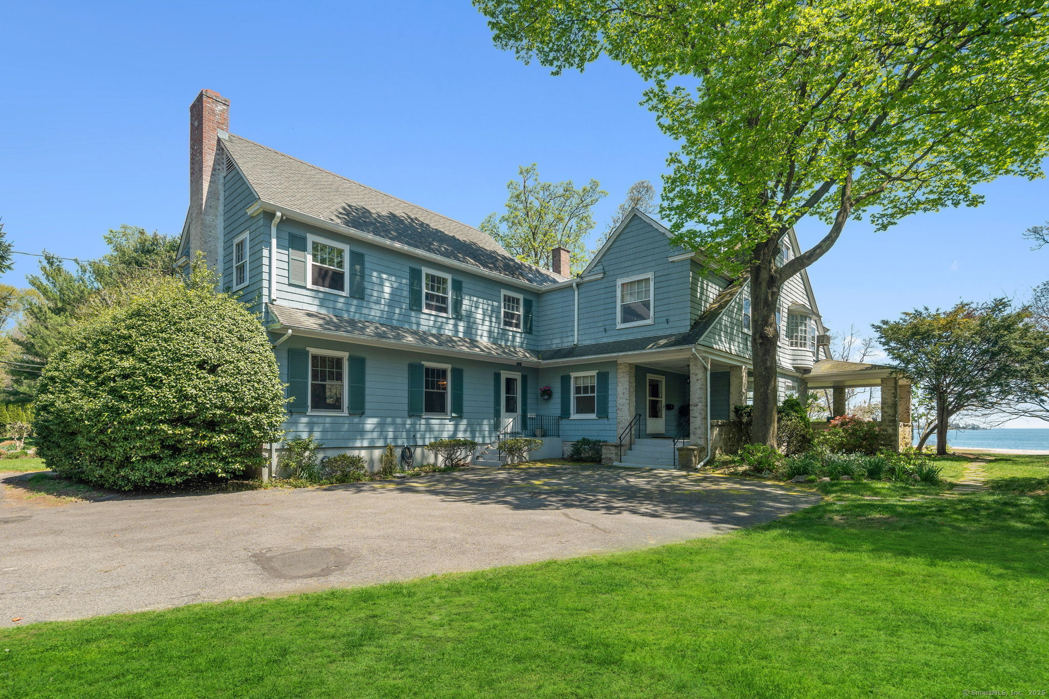 86 Wallacks Drive Stamford, CT 06902 - Photo 7 of 39