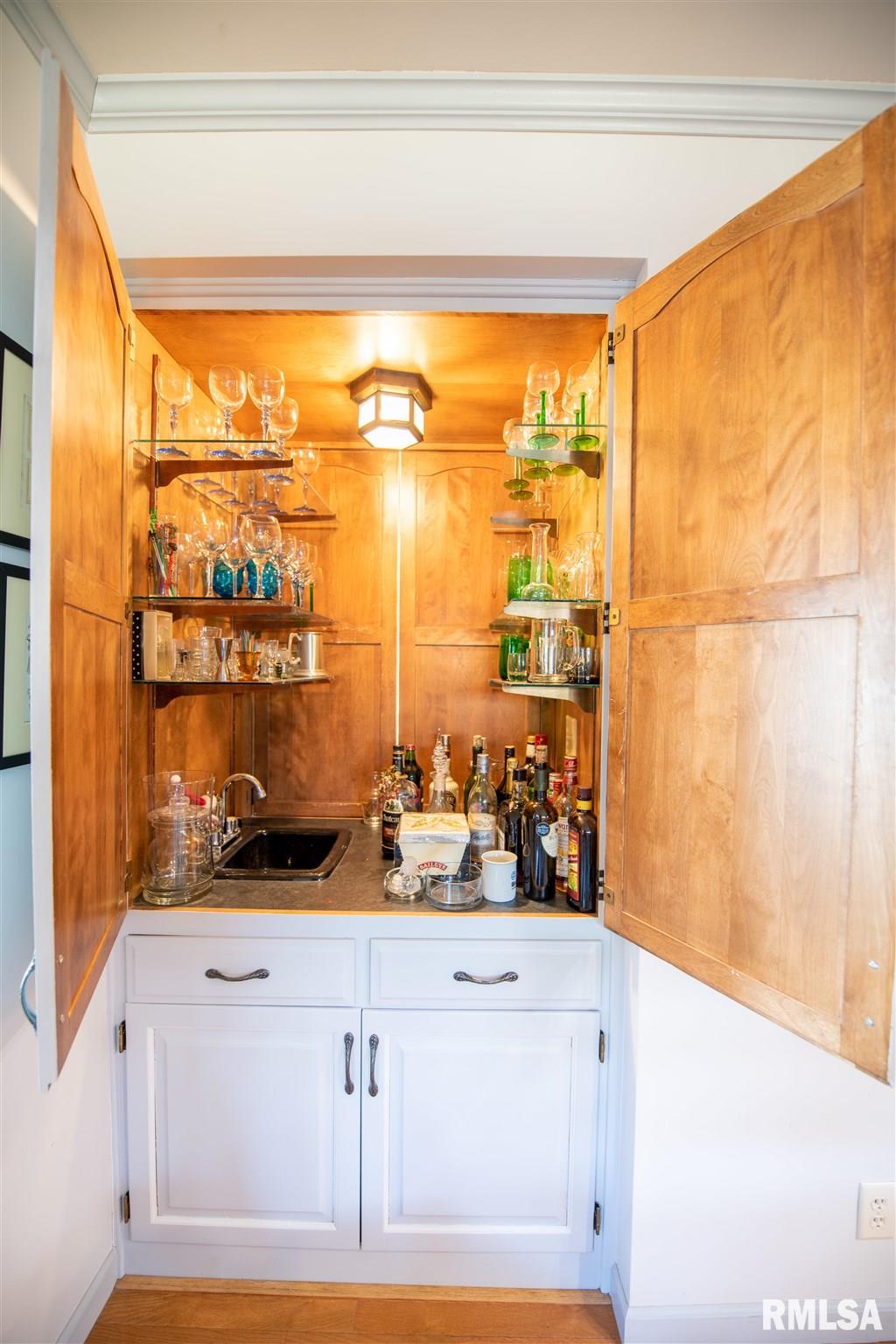 372 East High Point Road Peoria, IL 61614 - Photo 7 of 39 Gallery Image 7