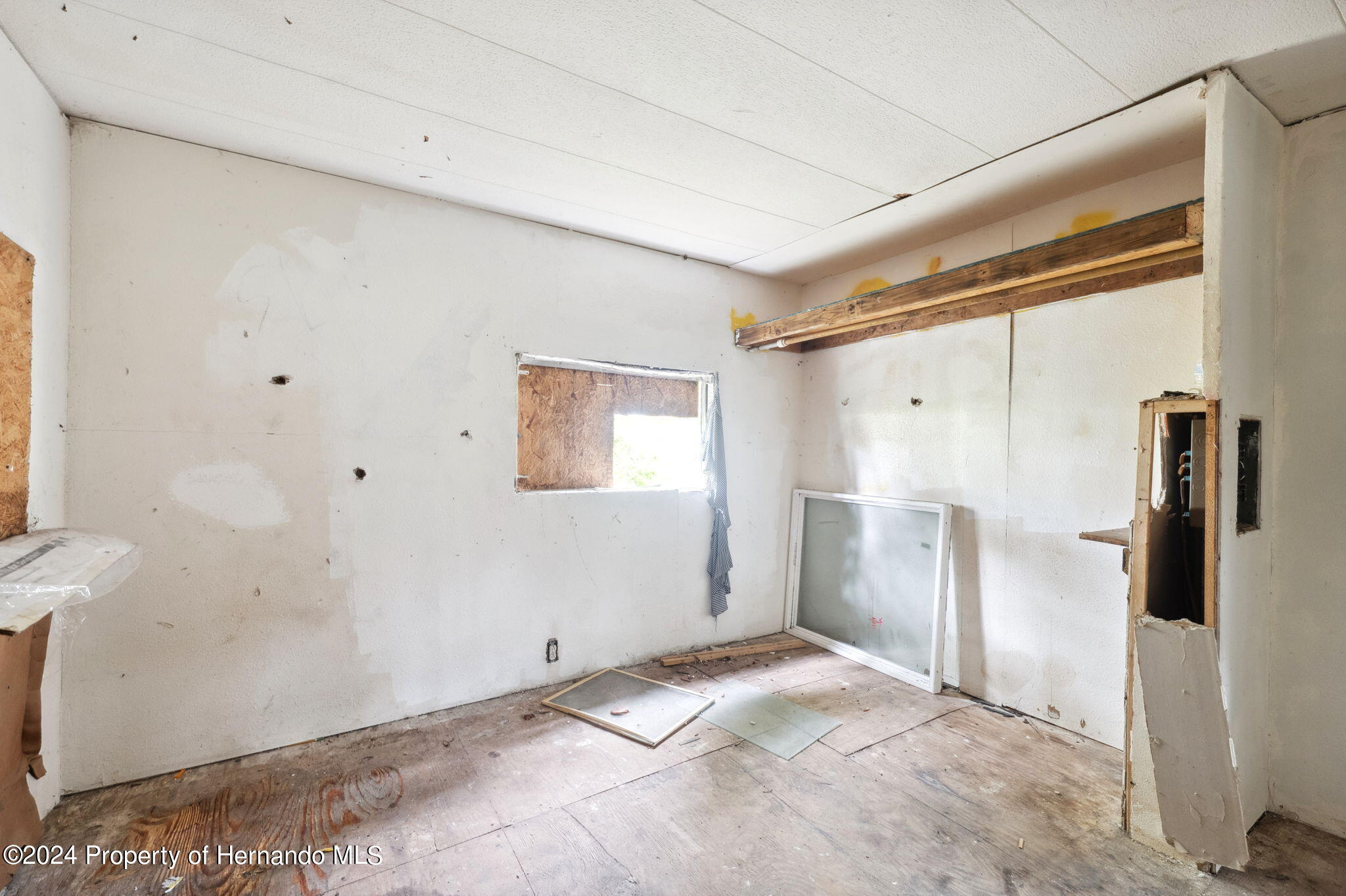11017 Knuckey Road Weeki Wachee, FL 34614 - Photo 15 of 39 a view of empty room