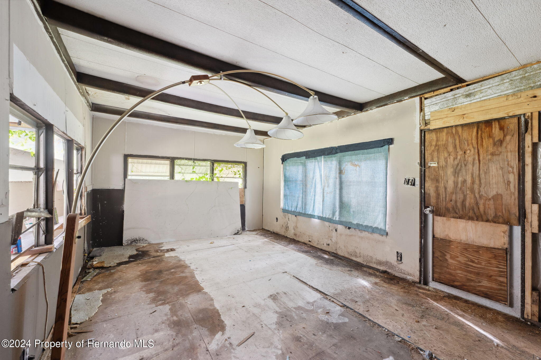 11017 Knuckey Road Weeki Wachee, FL 34614 - Photo 8 of 39 a view of entryway
