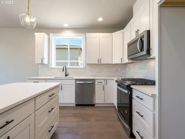 $489,900 | 375 Sunday Drive, Creswell, OR 97426