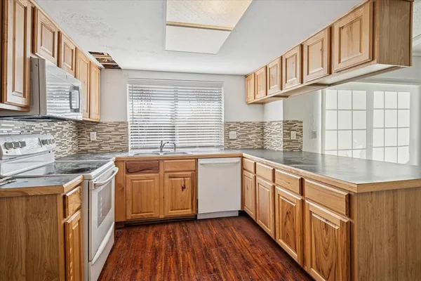 $2,300 | 2804 Royal Oaks Drive, Plano, TX 75074