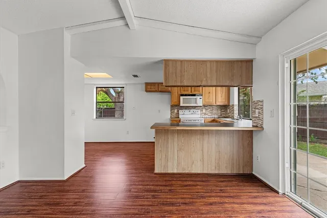 $2,500 | 2804 Royal Oaks Drive, Plano, TX 75074