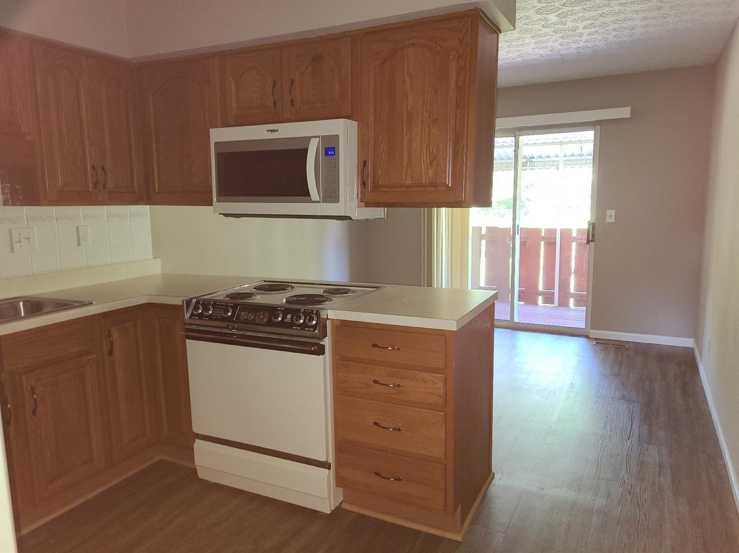 2078 Sunset Drive Hamilton, OH 45013 - Photo 4 of 12