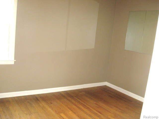 BEDROOM 1.JPG