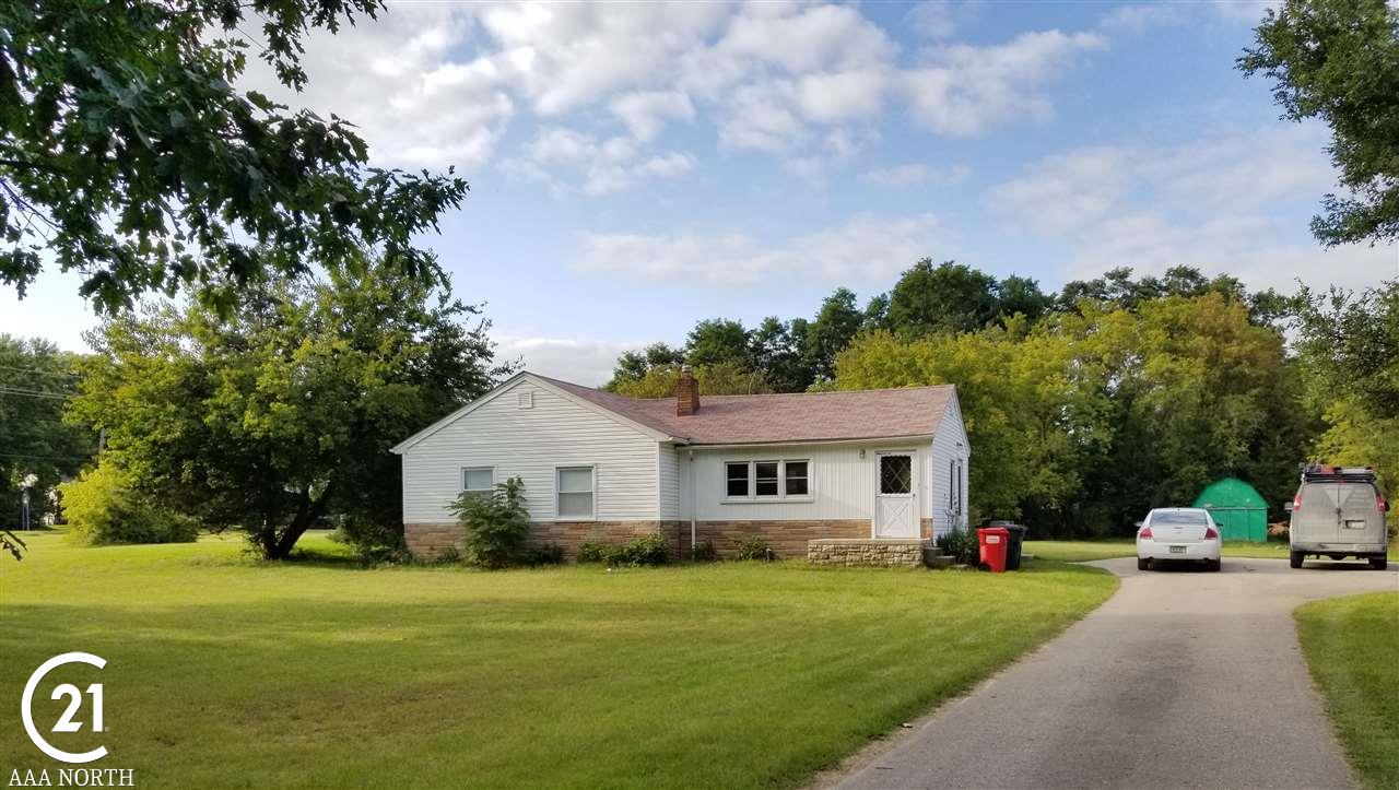 60233 Eyster Road Rochester, MI 48306 - Photo 1 of 6