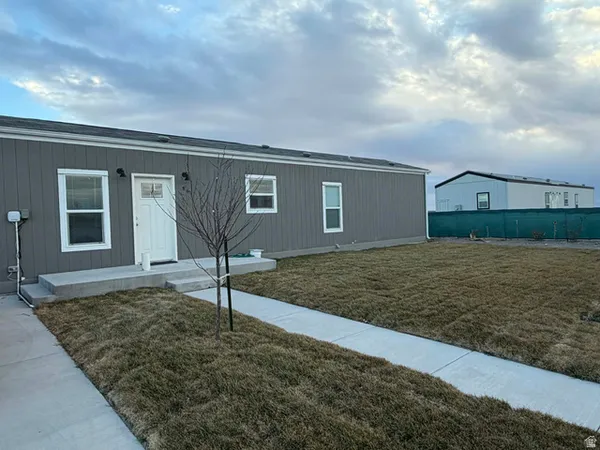 $235,000 | 861 West 75th Street South, Hinckley, UT 84635