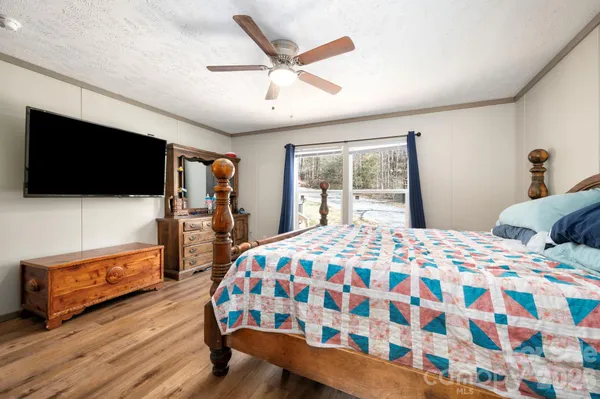 $350,000 | 1064 Deerchase Circle, Cedar Mountain, NC 28718