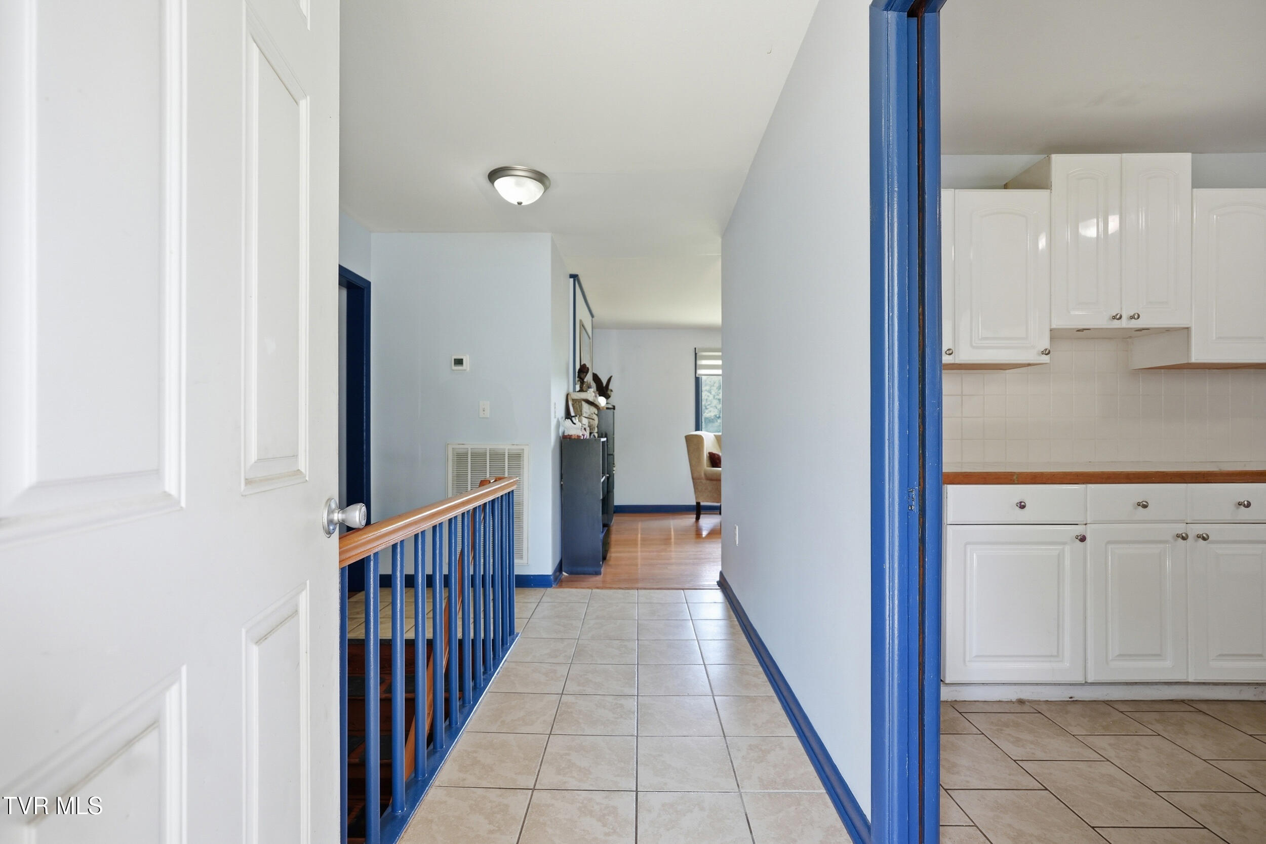 428 Merman Road Kingsport, TN 37663 - Photo 4 of 40 4_428 merman rd-7