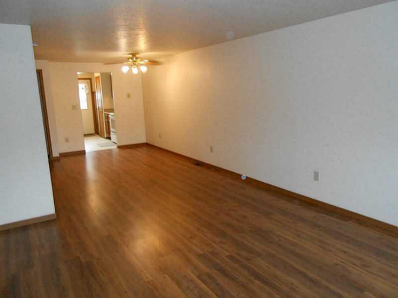 4294 Midfield Street Springfield, OH 45503 - Photo 3 of 23 Gallery Image 3