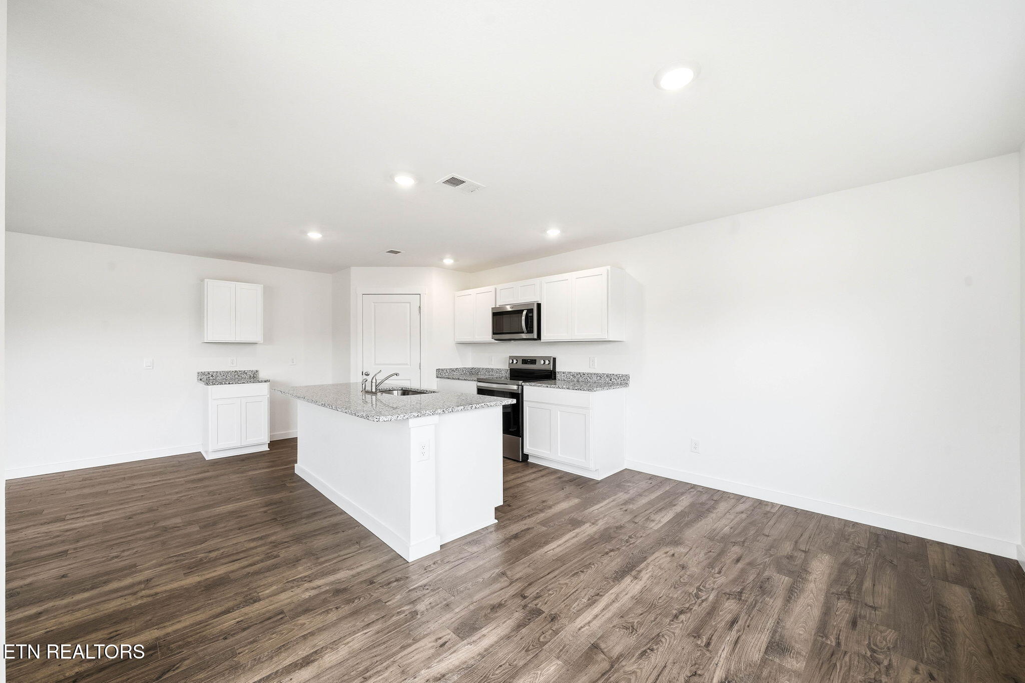 6247 Sycamore Stream Road Dandridge, TN 37725 - Photo 9 of 28 25-web-or-mls-6247_Sycamore Stream Road-