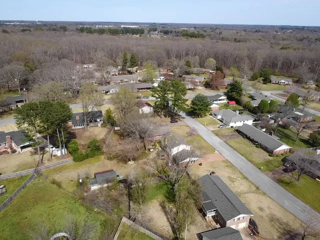 $350,000 | 569 Hazelwood Drive, Florence, AL 35633