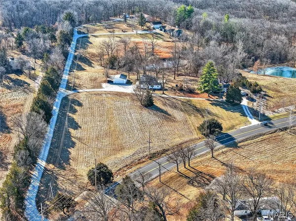 $525,000 | 818 West Hwy D, Wentzville, MO 63385