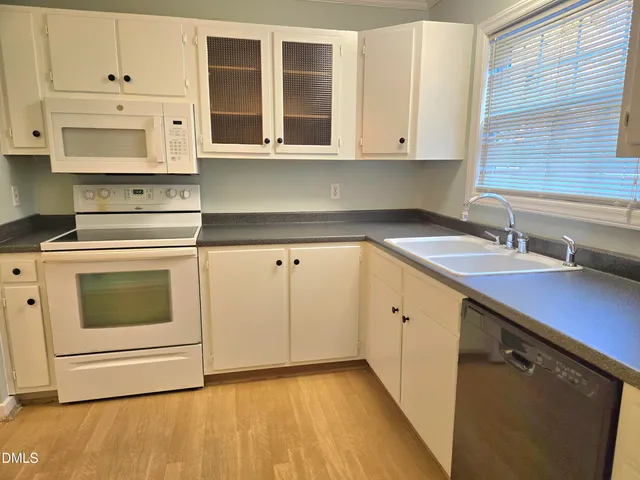 $1,600 | 9 Willow Bridge Drive, Durham, NC 27707