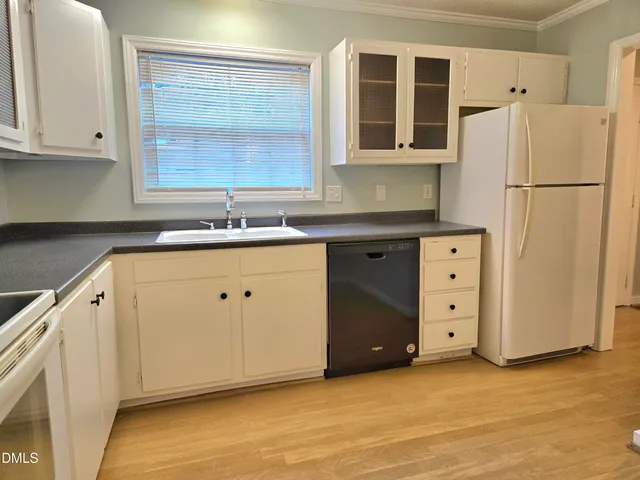 $1,600 | 9 Willow Bridge Drive, Durham, NC 27707