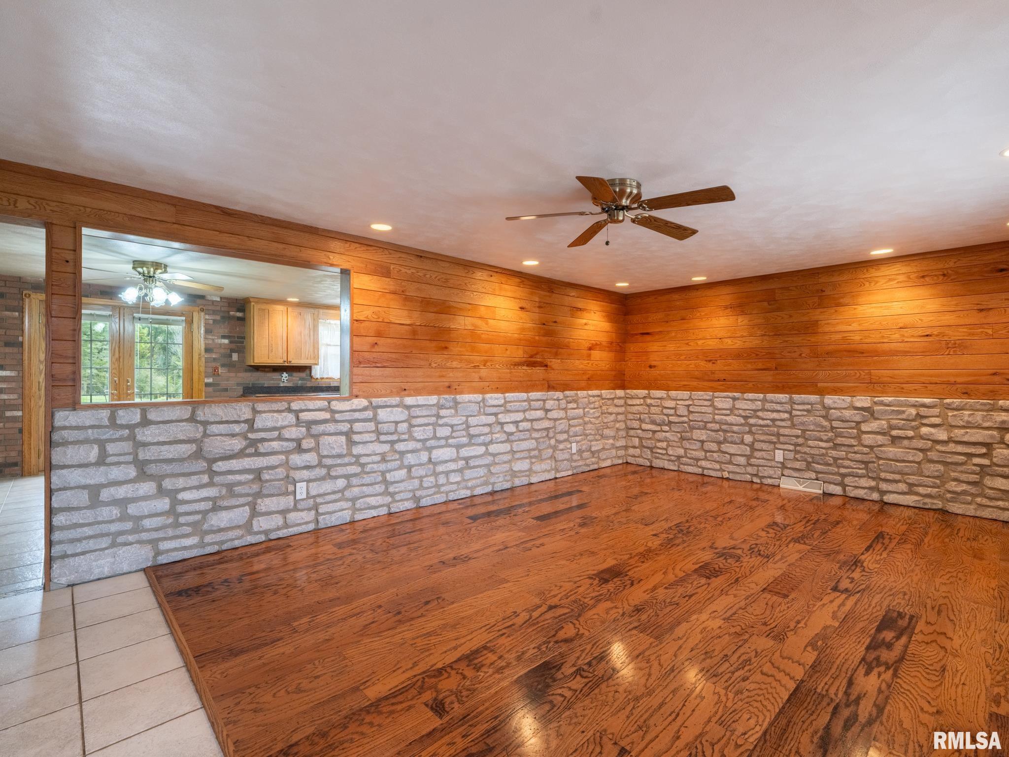 29249 North Bitner Road Glasford, IL 61533 - Photo 15 of 40 Gallery Image 15