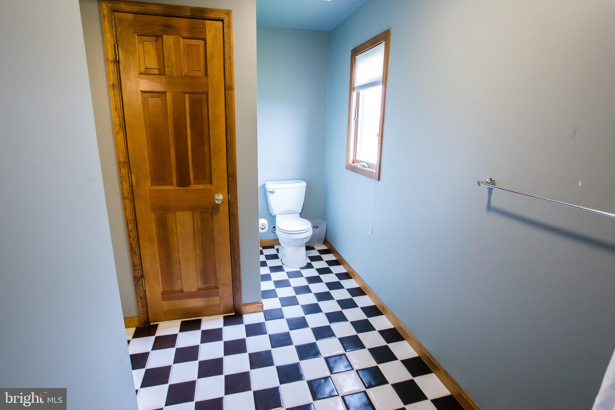 135 Surrey Lane Rising Sun, MD 21911 - Photo 32 of 41 Jack and Jill bathroom
