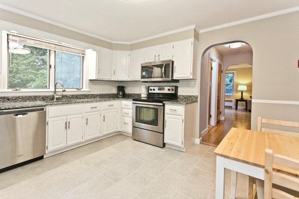 20 Spring Street Wakefield, MA 01880 - Photo 6 of 30 Gallery Image 6