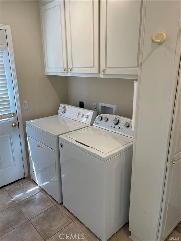 11736 Mariposa Bay Lane Porter Ranch, CA 91326 - Photo 10 of 22 Washer and dryer in the laundry area