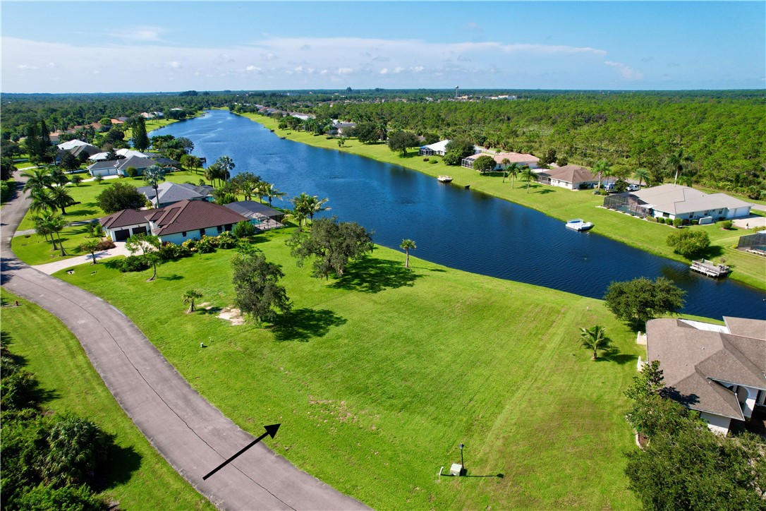 1552 Eagles Circle Sebastian, FL 32958 - Photo 3 of 16 a view of a city